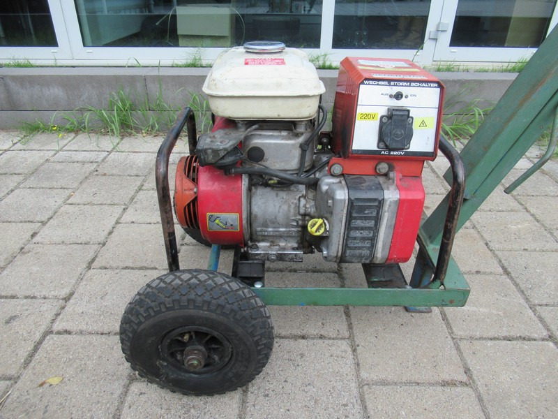 Honda Aggregaat 750 Generator 750W / 220V - Βιομηχανική γεννήτρια: φωτογραφία 2 Honda Aggregaat 750 Generator 750W / 220V - Βιομηχανική γεννήτρια: φωτογραφία 2