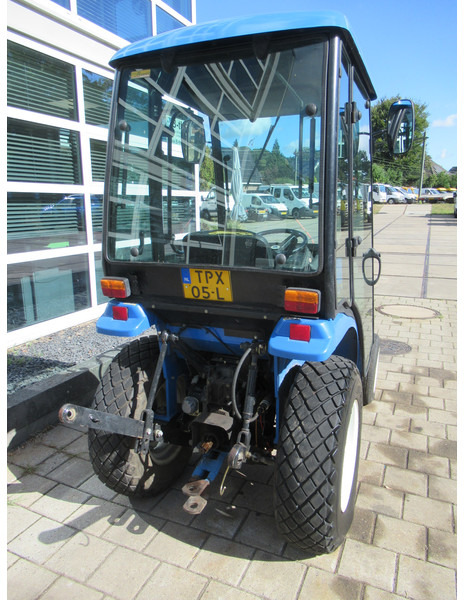 New Holland TC21D 4WD 4x4 Cabine Verwarming - Τρακτέρ: φωτογραφία 4 New Holland TC21D 4WD 4x4 Cabine Verwarming - Τρακτέρ: φωτογραφία 4