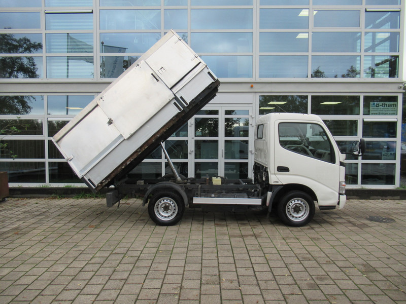 Toyota Dyna 100 3.0 D-4D 80KW Comfort Veegvuilkipper Tipper - Όχημα με ανατρεπομενη καροτσα: φωτογραφία 4 Toyota Dyna 100 3.0 D-4D 80KW Comfort Veegvuilkipper Tipper - Όχημα με ανατρεπομενη καροτσα: φωτογραφία 4