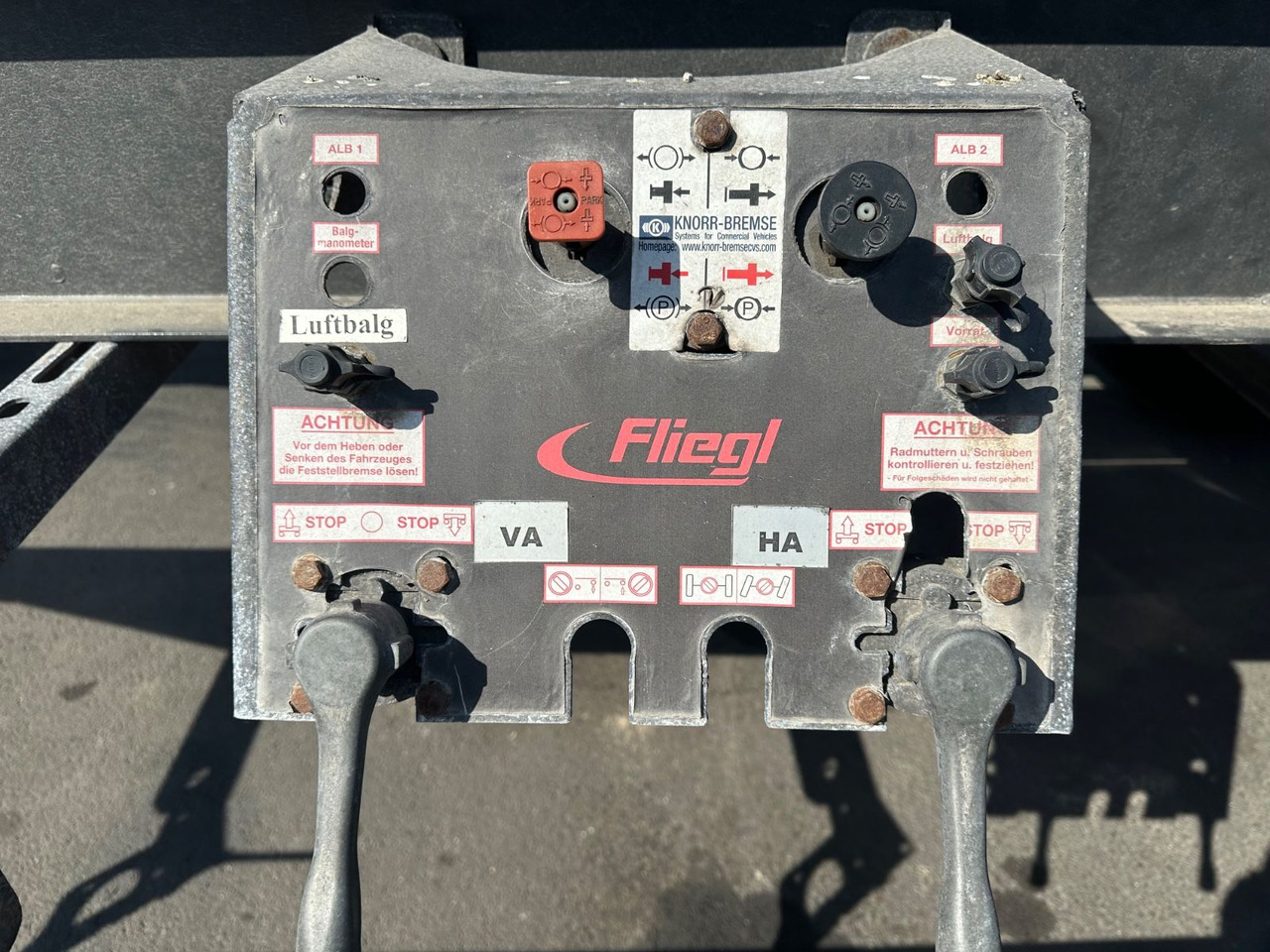 Fliegl ZWP 180 *Reifen TOP* - Ρυμούλκα μεταφοράς εμπορευματοκιβωτίων/ Κινητό αμάξωμα: φωτογραφία 4 Fliegl ZWP 180 *Reifen TOP* - Ρυμούλκα μεταφοράς εμπορευματοκιβωτίων/ Κινητό αμάξωμα: φωτογραφία 4