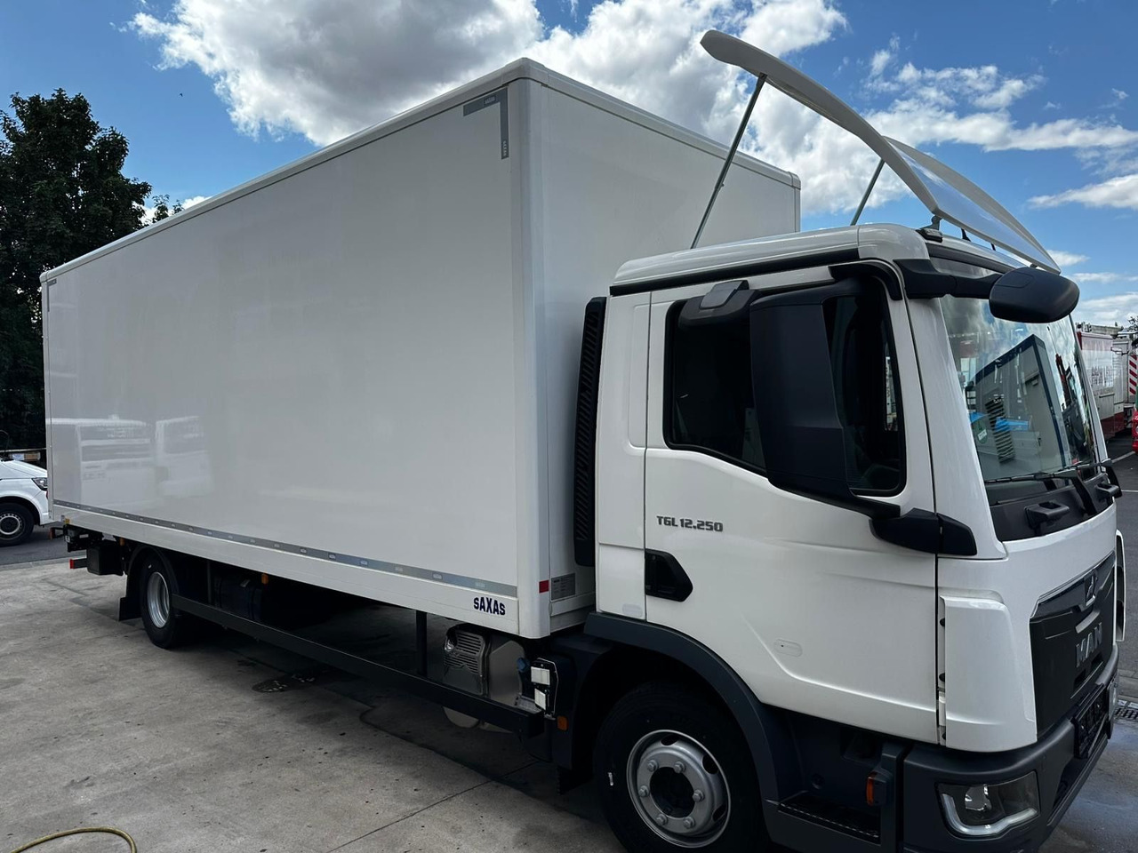MAN TGL 12.250 /Ladebordwand/Automatik/Ahk - Φορτηγό κόφα: φωτογραφία 2 MAN TGL 12.250 /Ladebordwand/Automatik/Ahk - Φορτηγό κόφα: φωτογραφία 2