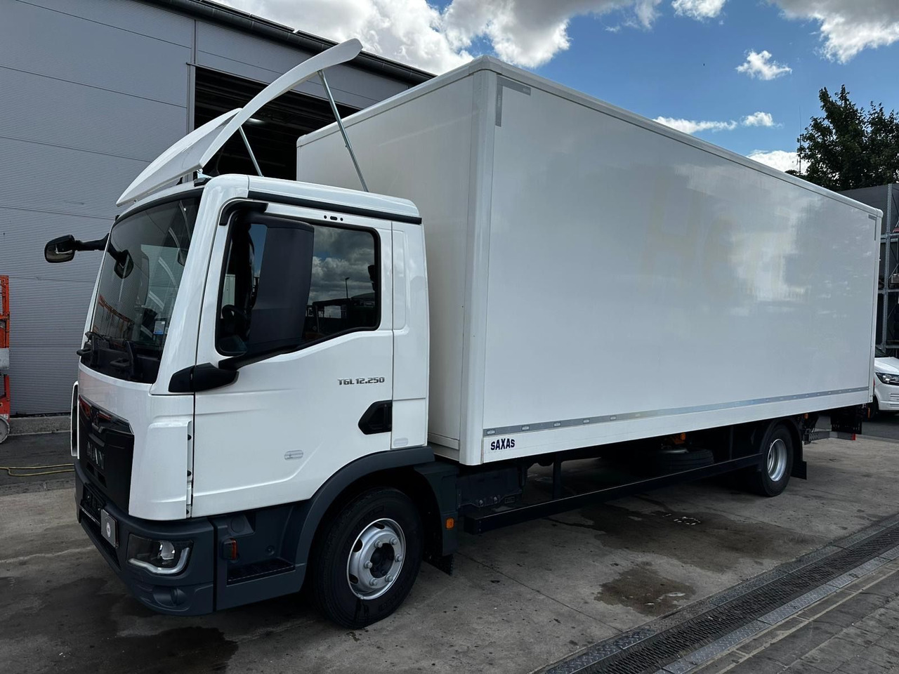 MAN TGL 12.250 /Ladebordwand/Automatik/Ahk - Φορτηγό κόφα: φωτογραφία 1 MAN TGL 12.250 /Ladebordwand/Automatik/Ahk - Φορτηγό κόφα: φωτογραφία 1