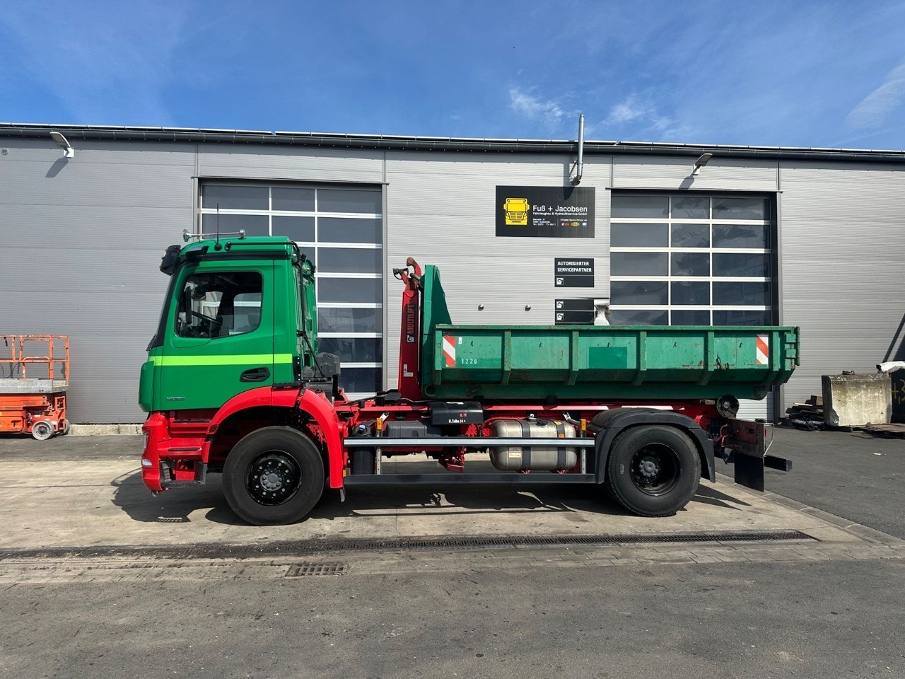 Mercedes-Benz Arocs 1836/10,7L/Hiab Ultima 14S/4x2/Autom. - Φορτηγό φόρτωσης γάντζου: φωτογραφία 2 Mercedes-Benz Arocs 1836/10,7L/Hiab Ultima 14S/4x2/Autom. - Φορτηγό φόρτωσης γάντζου: φωτογραφία 2