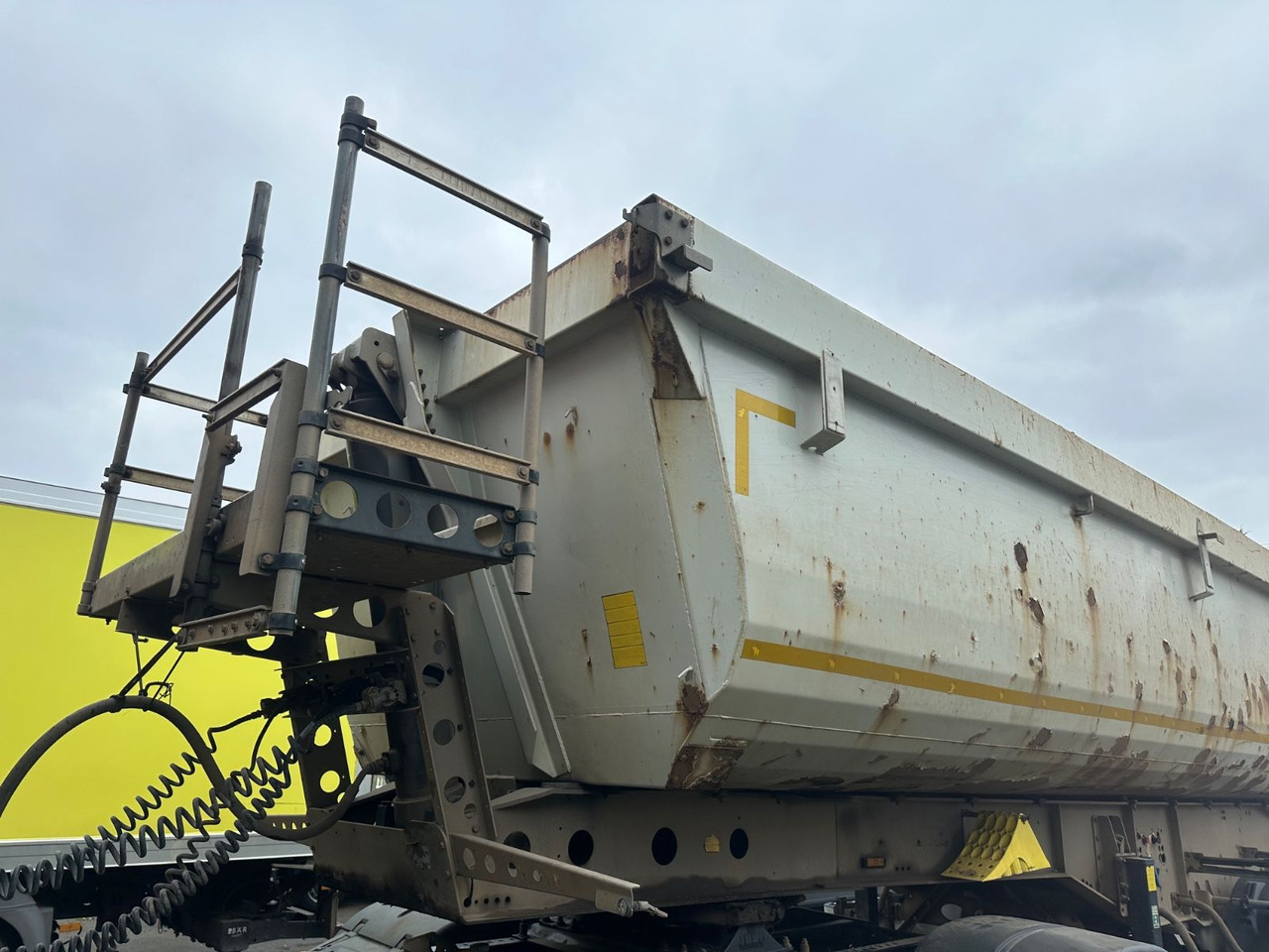 Schmitz Cargobull SKI 18 SL-7.2 SR /2-Achs Muldenkipper/tüv 01/26 - Επικαθήμενο ανατρεπόμενο: φωτογραφία 4 Schmitz Cargobull SKI 18 SL-7.2 SR /2-Achs Muldenkipper/tüv 01/26 - Επικαθήμενο ανατρεπόμενο: φωτογραφία 4