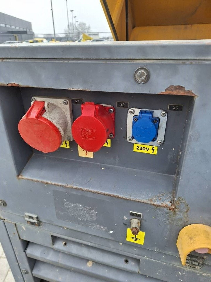 Atlas Copco QAX 40 - Βιομηχανική γεννήτρια: φωτογραφία 4 Atlas Copco QAX 40 - Βιομηχανική γεννήτρια: φωτογραφία 4