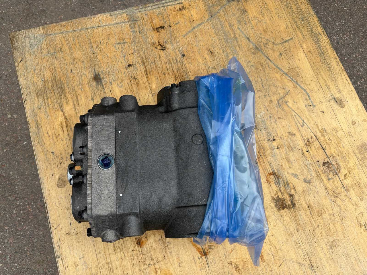 Air Dryer Compressor Cummins ST-676 - Κομπρεσέρ A/C: φωτογραφία 5 Air Dryer Compressor Cummins ST-676 - Κομπρεσέρ A/C: φωτογραφία 5
