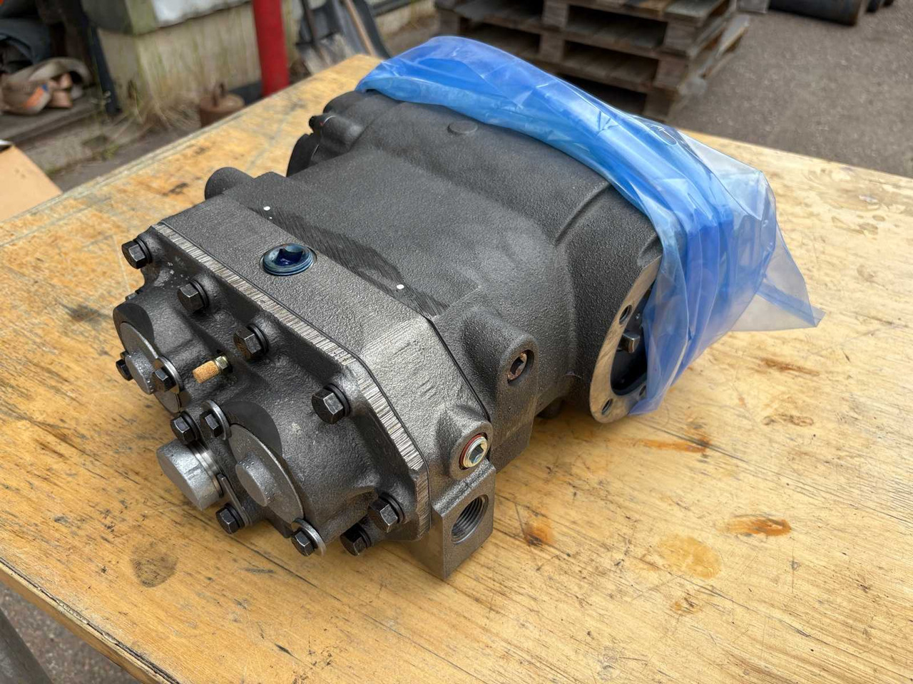 Air Dryer Compressor Cummins ST-676 - Κομπρεσέρ A/C: φωτογραφία 2 Air Dryer Compressor Cummins ST-676 - Κομπρεσέρ A/C: φωτογραφία 2
