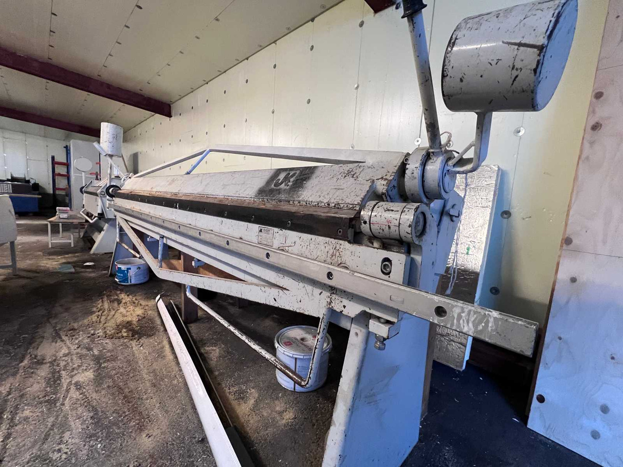 Sheet metal bending machine JK-Kone LK-E 25-3050 - Μηχανήμα επεξεργασίας μετάλλου: φωτογραφία 3 Sheet metal bending machine JK-Kone LK-E 25-3050 - Μηχανήμα επεξεργασίας μετάλλου: φωτογραφία 3