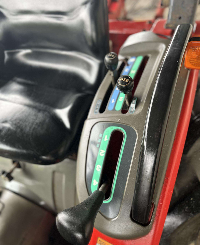 Yanmar F230 - Τρακτέρ: φωτογραφία 5 Yanmar F230 - Τρακτέρ: φωτογραφία 5
