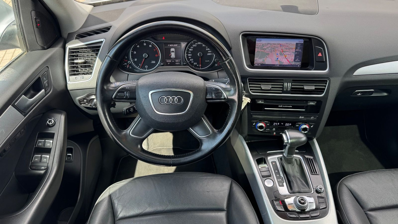 Audi Q5 2.0 TFSI tiptronic quattro Leder Xenon Pano - SUV: φωτογραφία 2 Audi Q5 2.0 TFSI tiptronic quattro Leder Xenon Pano - SUV: φωτογραφία 2