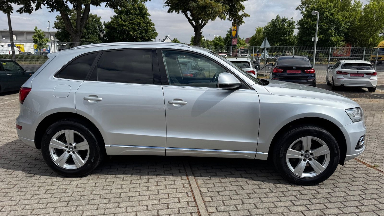 Audi Q5 2.0 TFSI tiptronic quattro Leder Xenon Pano - SUV: φωτογραφία 4 Audi Q5 2.0 TFSI tiptronic quattro Leder Xenon Pano - SUV: φωτογραφία 4