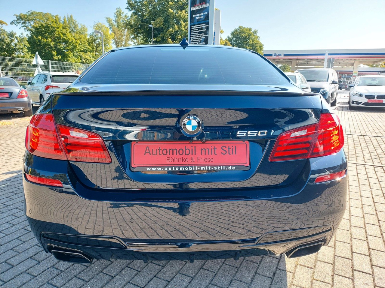 BMW 550i Limousine Autom. M-Sport HUD Glasdach H&K - Λιμουζίνα/ Sedan: φωτογραφία 5 BMW 550i Limousine Autom. M-Sport HUD Glasdach H&K - Λιμουζίνα/ Sedan: φωτογραφία 5