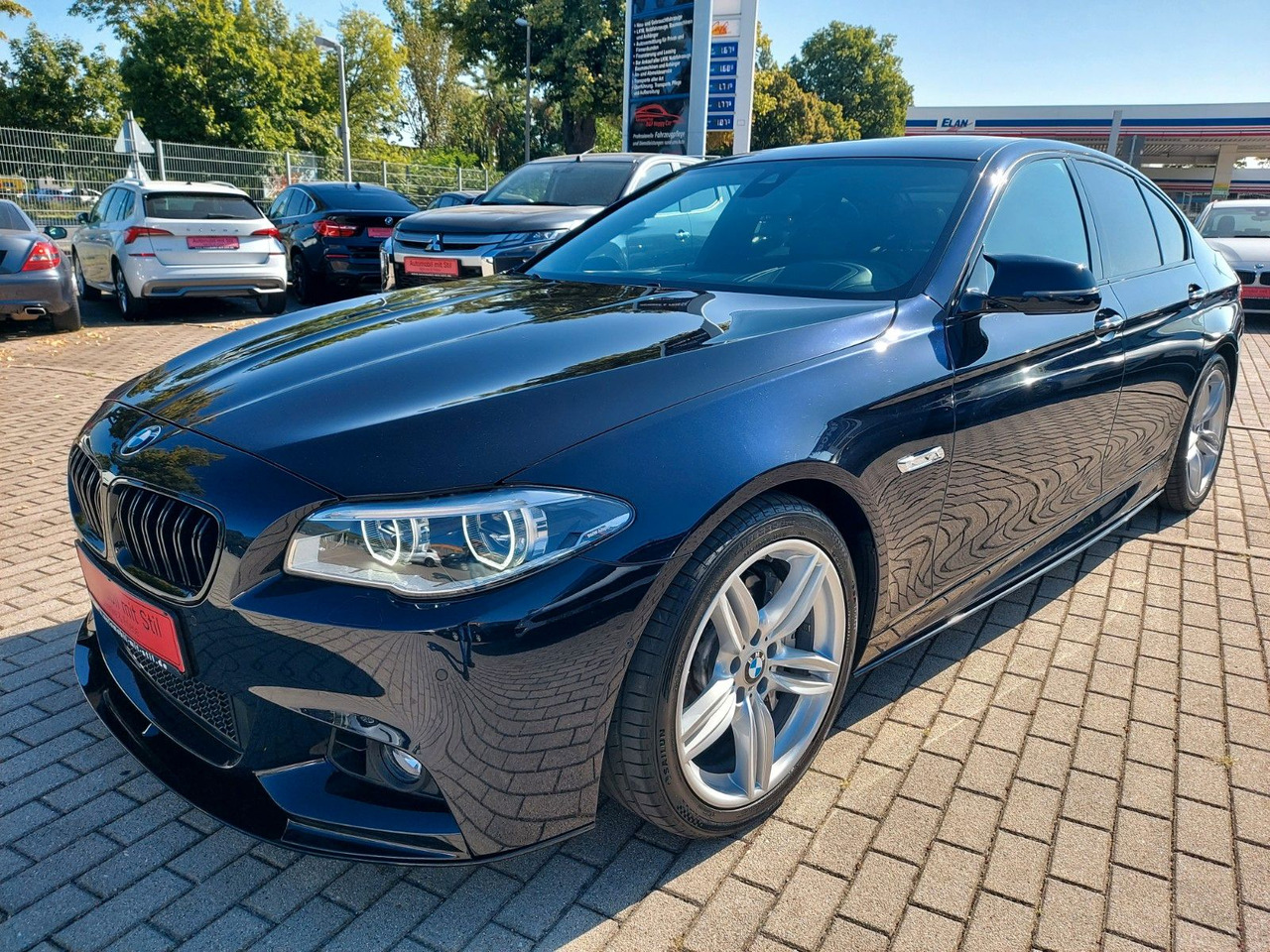 BMW 550i Limousine Autom. M-Sport HUD Glasdach H&K - Λιμουζίνα/ Sedan: φωτογραφία 3 BMW 550i Limousine Autom. M-Sport HUD Glasdach H&K - Λιμουζίνα/ Sedan: φωτογραφία 3