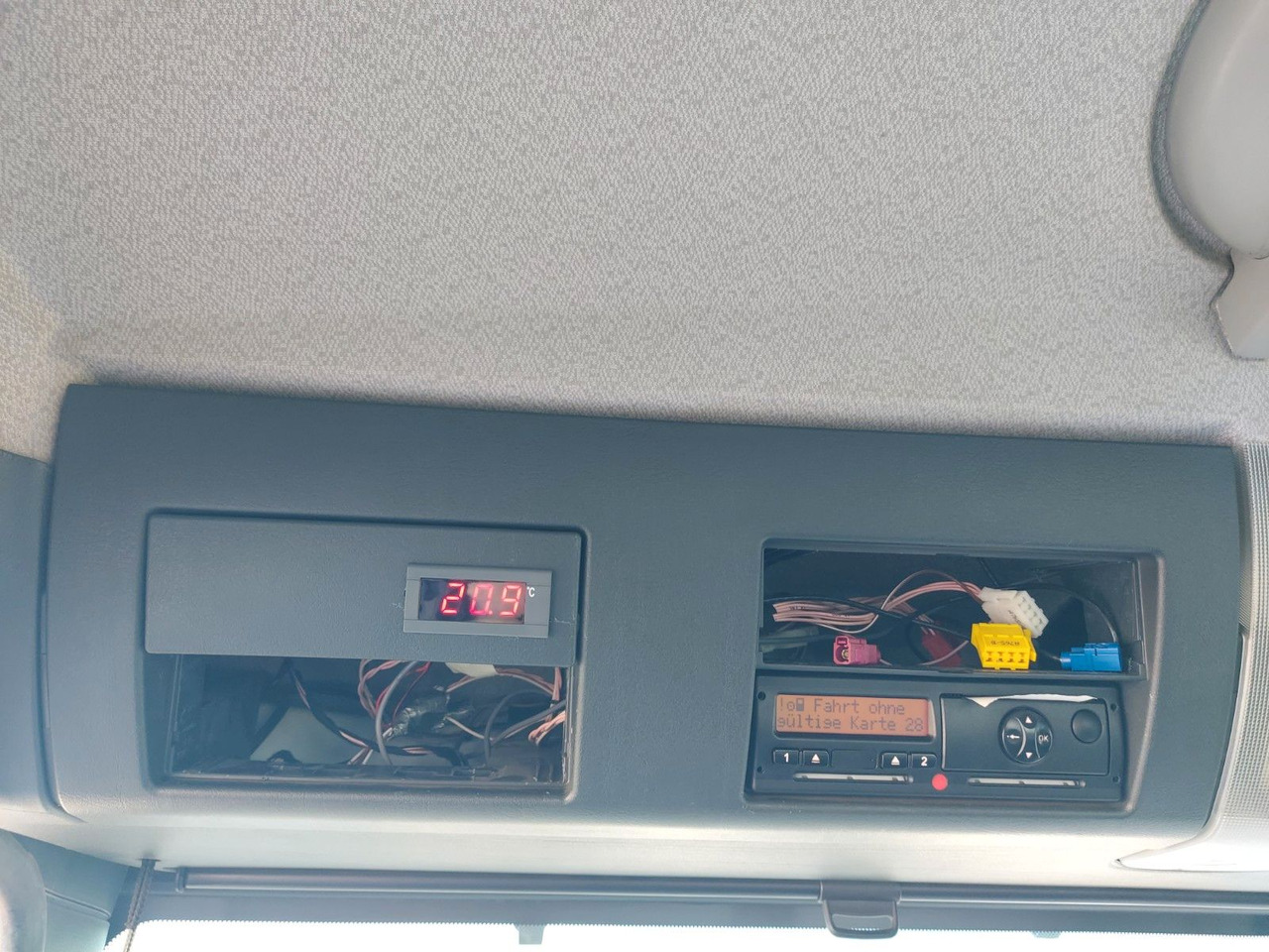 Φορτηγό φόρτωσης γάντζου MAN 26.400 ABROLLER HIAB: φωτογραφία 29 Φορτηγό φόρτωσης γάντζου MAN 26.400 ABROLLER HIAB: φωτογραφία 29