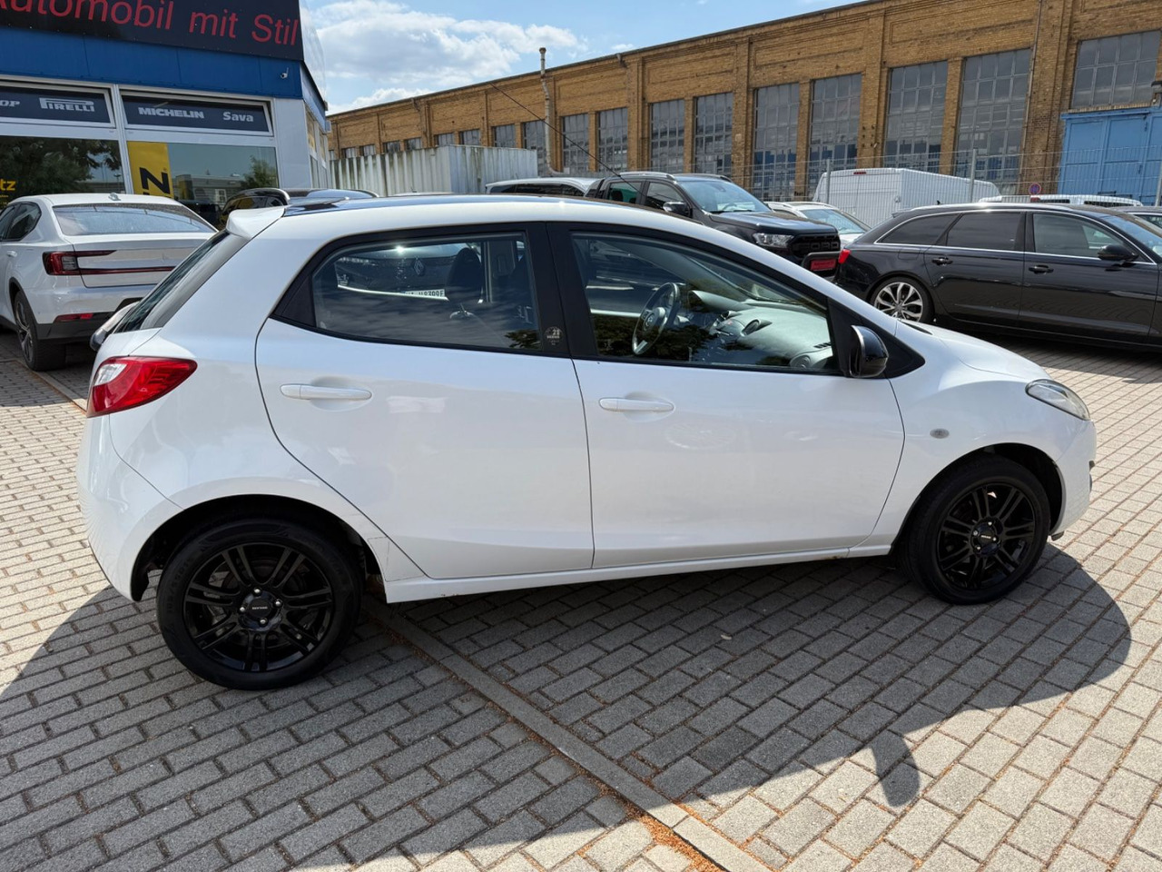 Mazda 2 Lim. 1.3 Origami 5 TÜER KLIMA SHZ TÜV NEU - Αυτοκίνητο: φωτογραφία 3 Mazda 2 Lim. 1.3 Origami 5 TÜER KLIMA SHZ TÜV NEU - Αυτοκίνητο: φωτογραφία 3