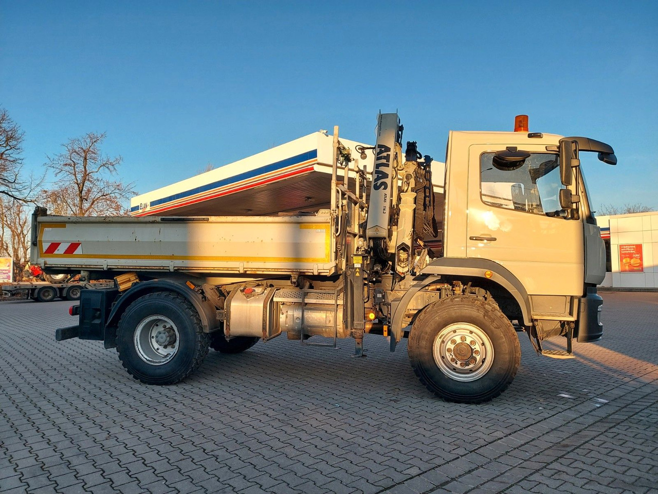 Mercedes-Benz Atego / 1324 MEILLER 4X4 KRAN ATLAS 116.3 Kipper - Φορτηγό ανατρεπόμενο, Φορτηγό με γερανό: φωτογραφία 3 Mercedes-Benz Atego / 1324 MEILLER 4X4 KRAN ATLAS 116.3 Kipper - Φορτηγό ανατρεπόμενο, Φορτηγό με γερανό: φωτογραφία 3