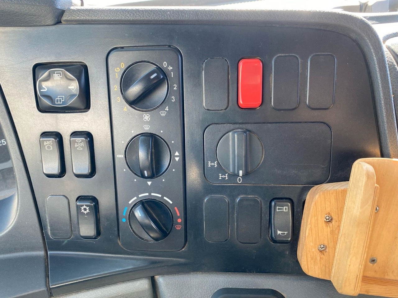 Leasing  Mercedes-Benz Axor 2 C 4-Achser 3243 8x4 KLIMA RETARDER MEILER Mercedes-Benz Axor 2 C 4-Achser 3243 8x4 KLIMA RETARDER MEILER: φωτογραφία 12