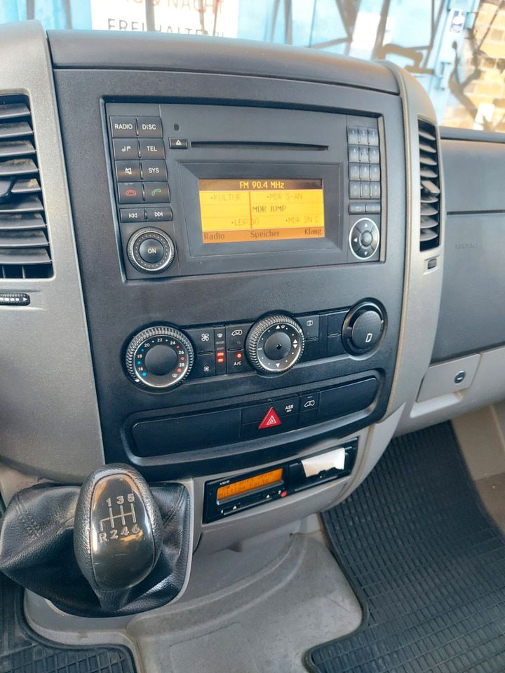 Mercedes-Benz Sprinter II Pritsche 316 Pritsche Klima Sandheiz - Επαγγελματικό αυτοκίνητο με μουσαμά: φωτογραφία 3 Mercedes-Benz Sprinter II Pritsche 316 Pritsche Klima Sandheiz - Επαγγελματικό αυτοκίνητο με μουσαμά: φωτογραφία 3