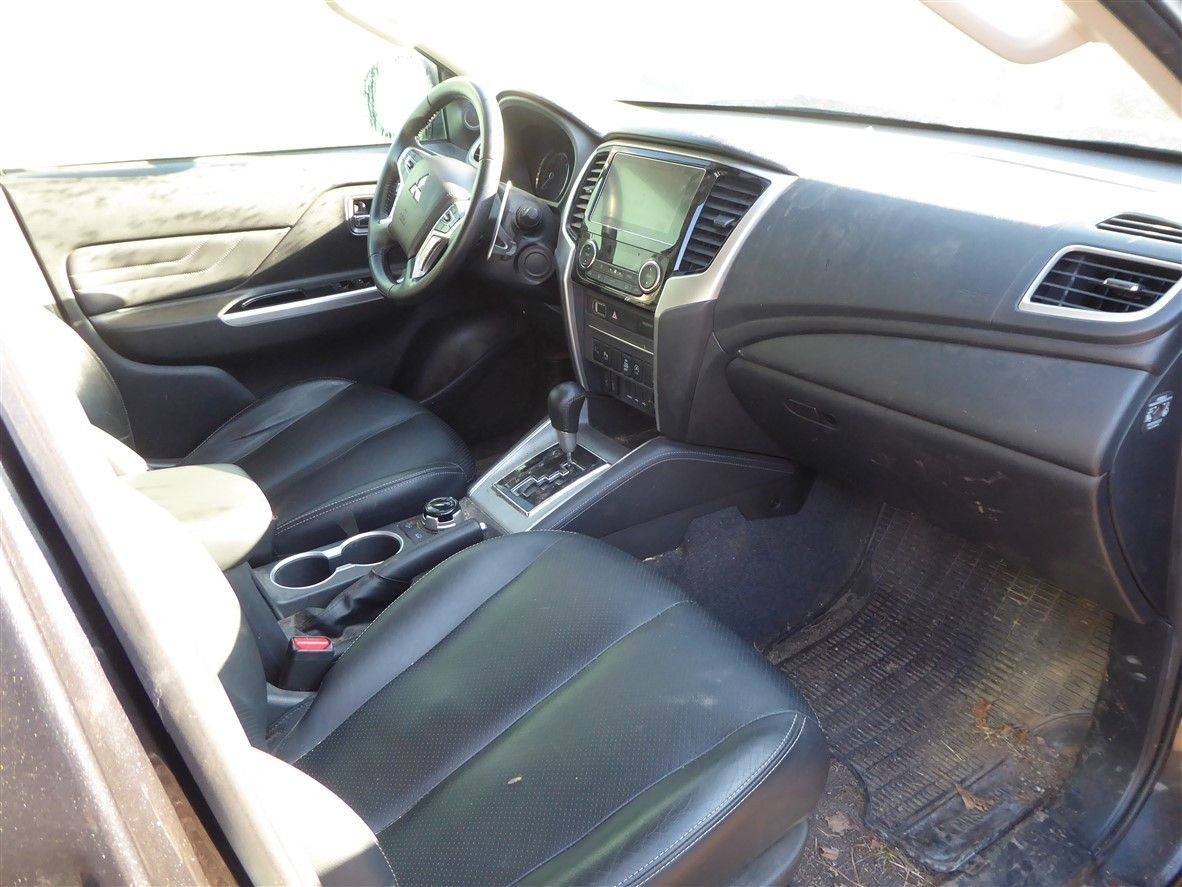 Mitsubishi L200 Basis Doppelkabine 4WD LED LEDER NAVI ACC - SUV: φωτογραφία 3 Mitsubishi L200 Basis Doppelkabine 4WD LED LEDER NAVI ACC - SUV: φωτογραφία 3