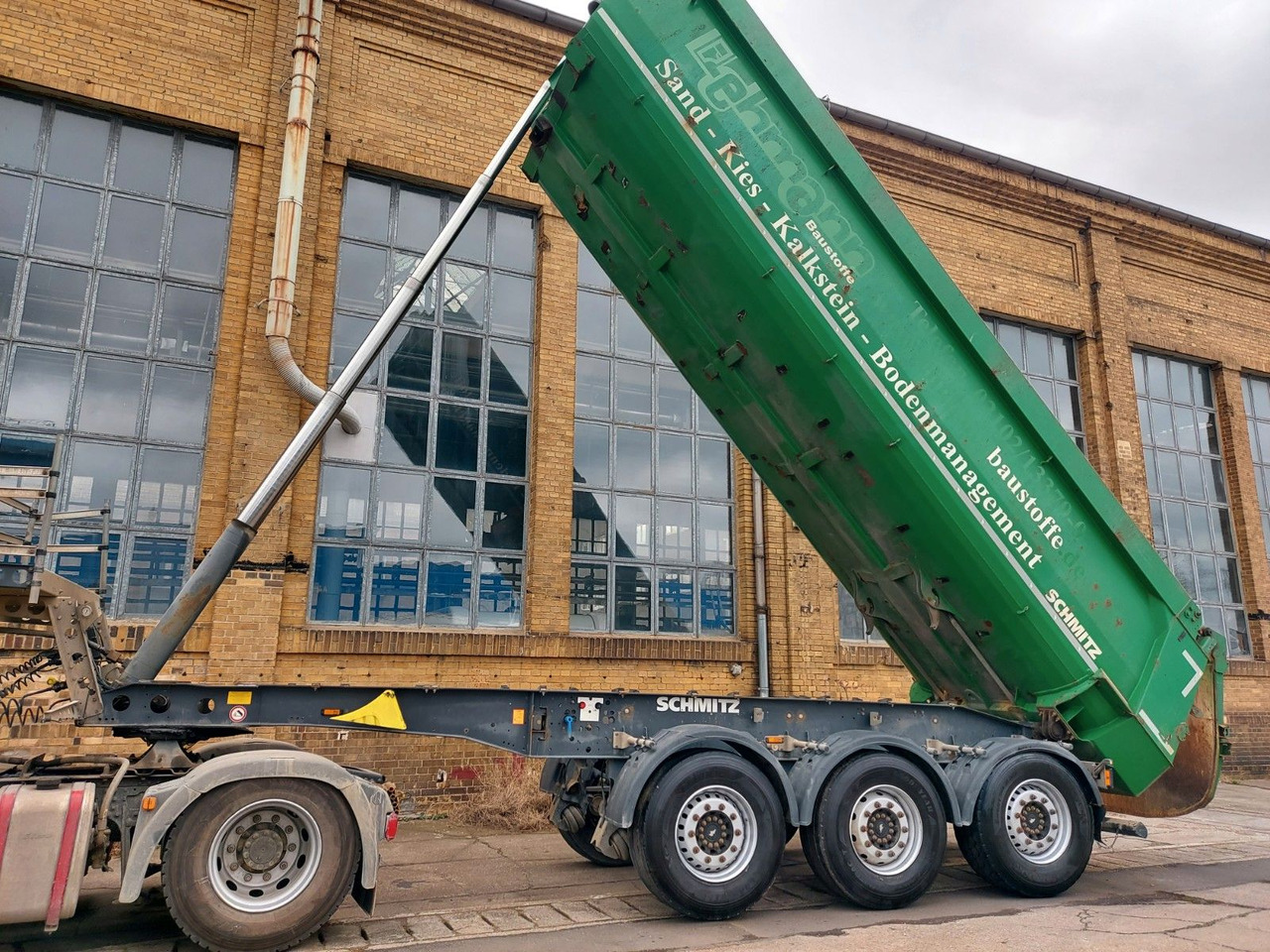 Schmitz Cargobull SGF S3 Mulde DA Kipper Stahl 26m³ Luft + Lift - Επικαθήμενο ανατρεπόμενο: φωτογραφία 1 Schmitz Cargobull SGF S3 Mulde DA Kipper Stahl 26m³ Luft + Lift - Επικαθήμενο ανατρεπόμενο: φωτογραφία 1