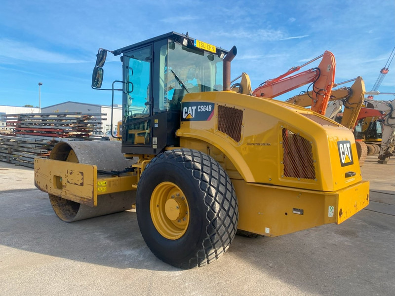 Caterpillar CS64B NVT - Οδοστρωτήρας: φωτογραφία 1 Caterpillar CS64B NVT - Οδοστρωτήρας: φωτογραφία 1