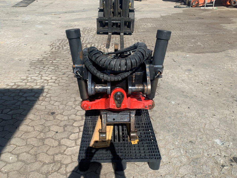 INDEXATOR R8 - Σύστημα tiltrotator: φωτογραφία 1 INDEXATOR R8 - Σύστημα tiltrotator: φωτογραφία 1