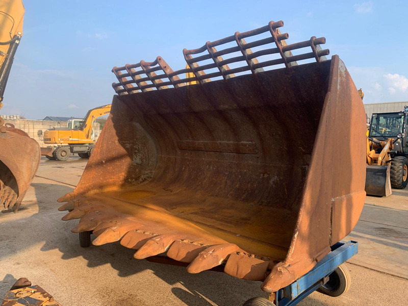 Volvo L350 F - Κουβας: φωτογραφία 1 Volvo L350 F - Κουβας: φωτογραφία 1