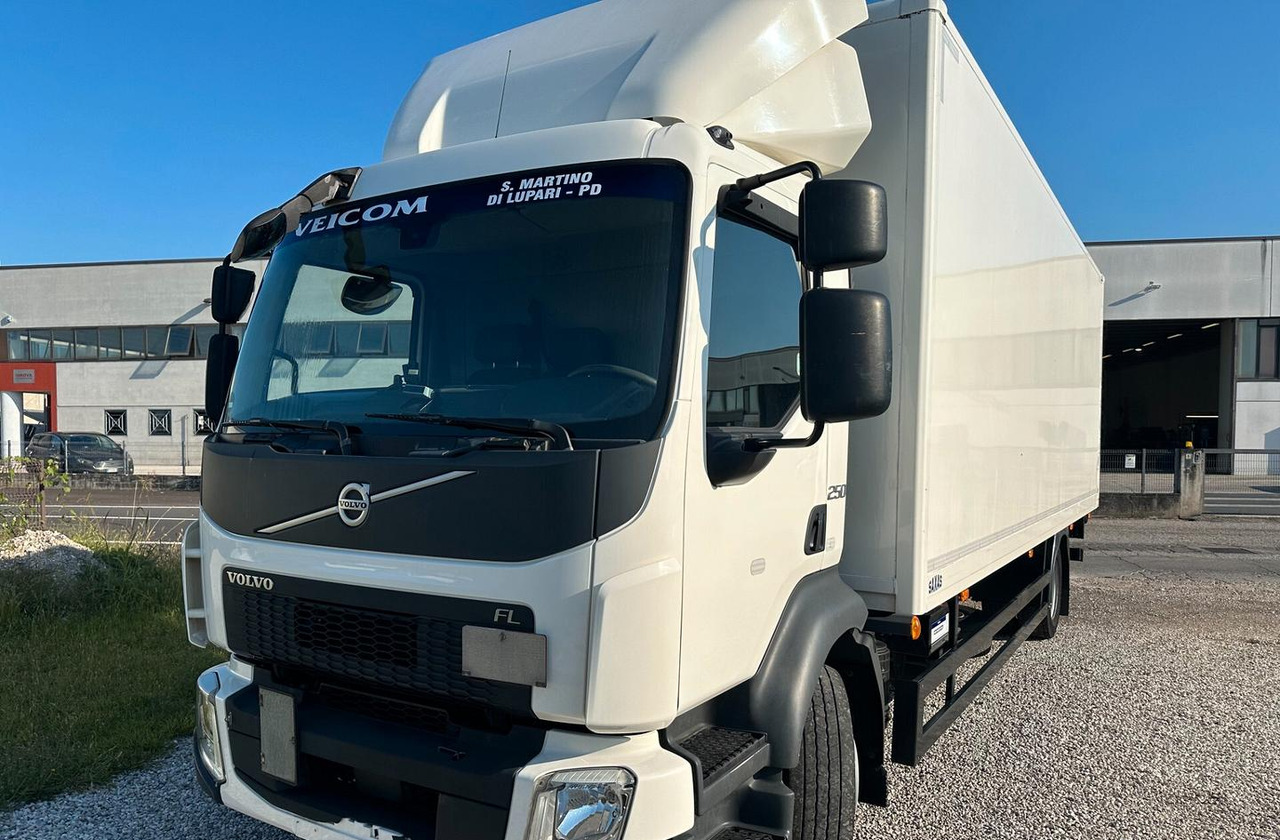 Volvo FL 250 EURO 6 FURGONE E SPONDA - Φορτηγό κόφα: φωτογραφία 1 Volvo FL 250 EURO 6 FURGONE E SPONDA - Φορτηγό κόφα: φωτογραφία 1