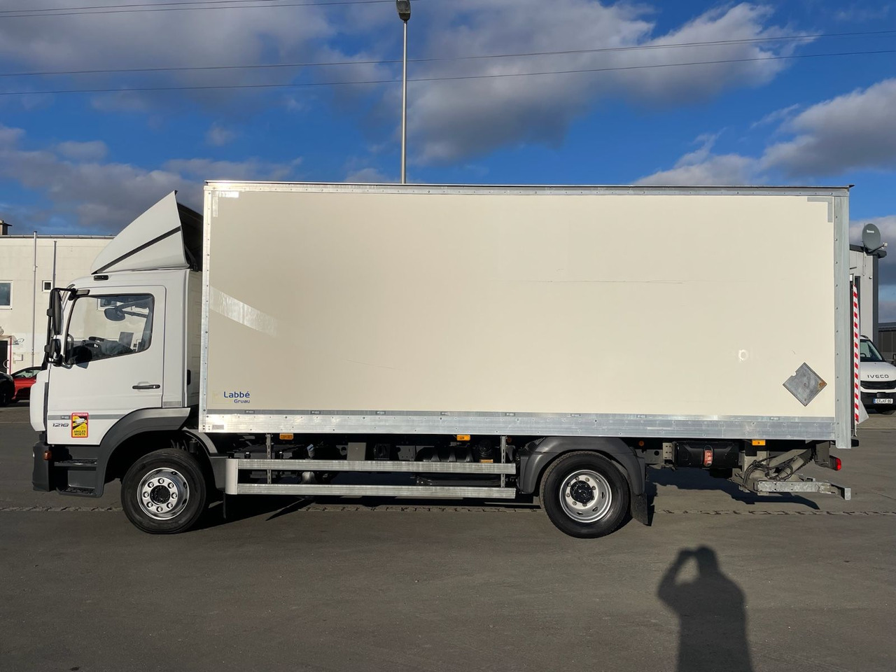 Mercedes-Benz Atego 1218 4x2 Koffer/FULL-ADR/EXIII/LBW/AC/EU6d - Φορτηγό κόφα: φωτογραφία 4 Mercedes-Benz Atego 1218 4x2 Koffer/FULL-ADR/EXIII/LBW/AC/EU6d - Φορτηγό κόφα: φωτογραφία 4