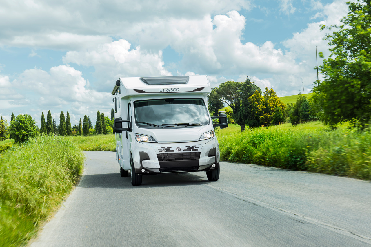 Etrusco T 7.3 QCF - Ημιενιαίο αυτοκινούμενο: φωτογραφία 5 Etrusco T 7.3 QCF - Ημιενιαίο αυτοκινούμενο: φωτογραφία 5