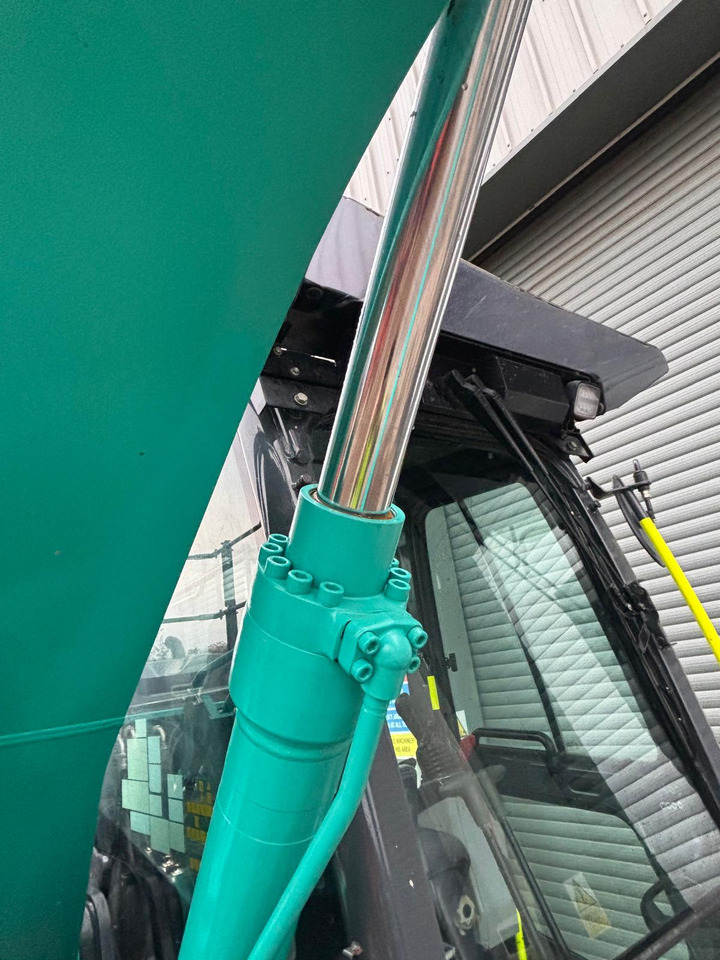 Ερπυστριοφόρος εκσκαφέας Kobelco SK130 LC-11: φωτογραφία 15 Ερπυστριοφόρος εκσκαφέας Kobelco SK130 LC-11: φωτογραφία 15
