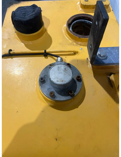 Liebherr - Ρεζερβουάρ καυσίμου: φωτογραφία 5 Liebherr - Ρεζερβουάρ καυσίμου: φωτογραφία 5