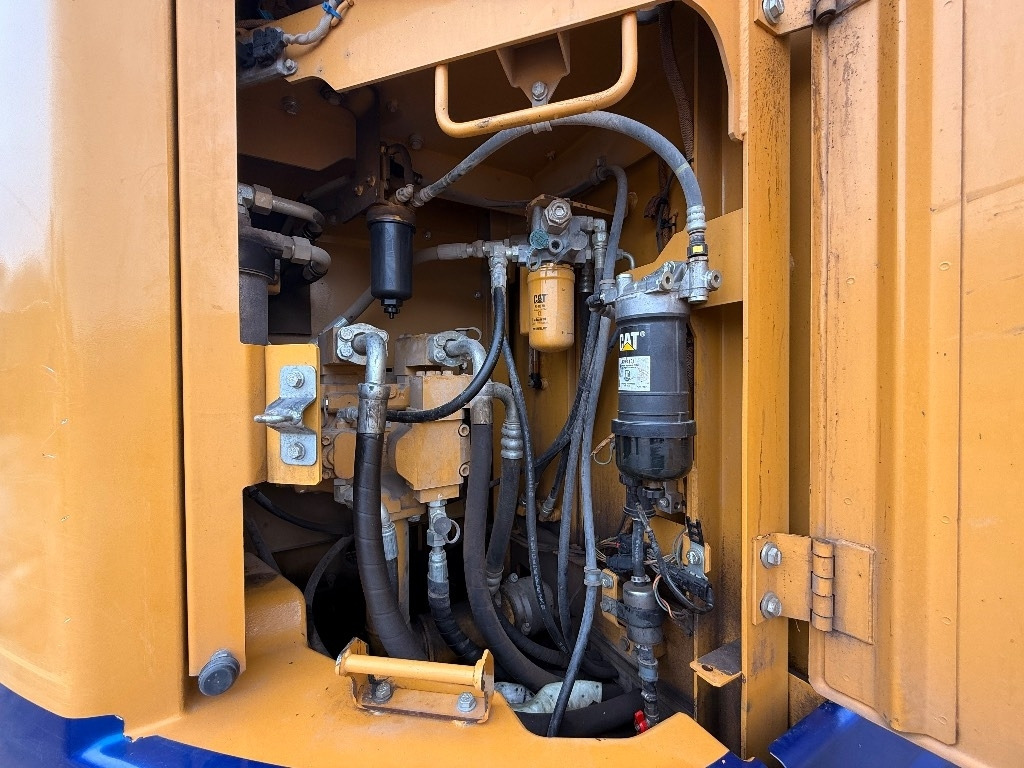 Ερπυστριοφόρος εκσκαφέας CAT 325 FL CR: φωτογραφία 28