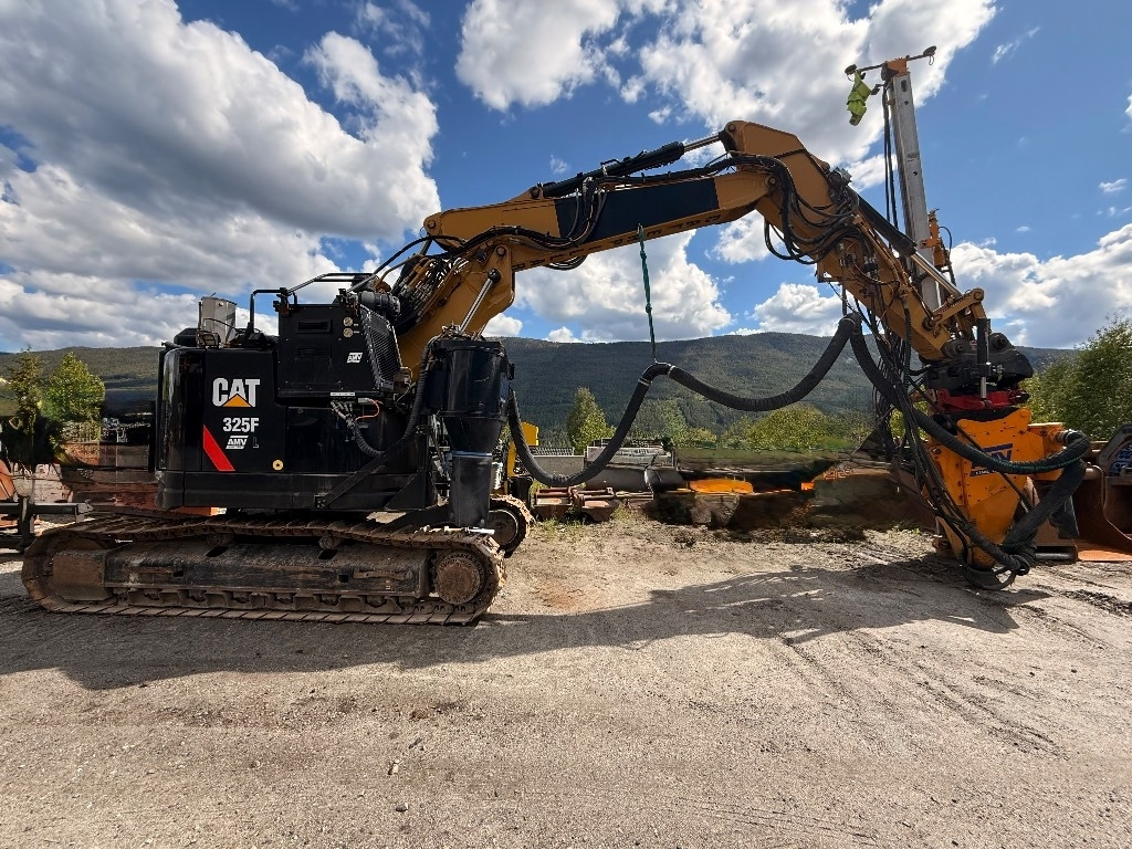 CAT 325 FL CR - Εκσκαφέας: φωτογραφία 4 CAT 325 FL CR - Εκσκαφέας: φωτογραφία 4