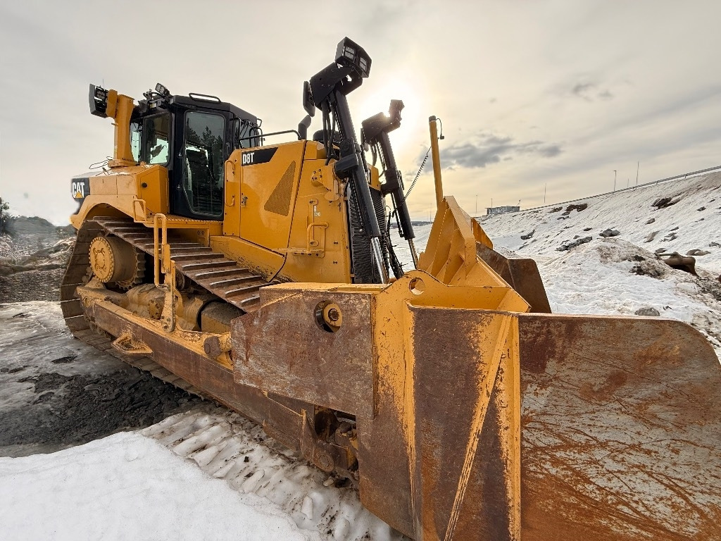 CAT D8T - Μπουλντόζα: φωτογραφία 2 CAT D8T - Μπουλντόζα: φωτογραφία 2