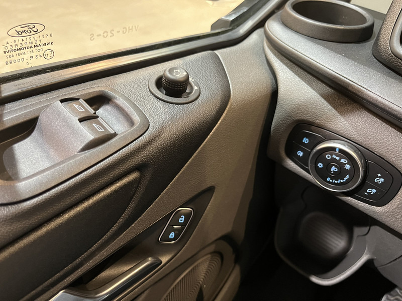 Μικρό βαν Ford Transit Custom 340 2.0 TDCI L1H1 Trend 130 PK Servicebus / Sortimo Inrichting / Euro 6 / Schuifdeur L + R / 220V. / Airco / Cruise Control / PDC / CarPlay / Trekhaak / Navigatie / 79.500 KM !!: φωτογραφία 15
