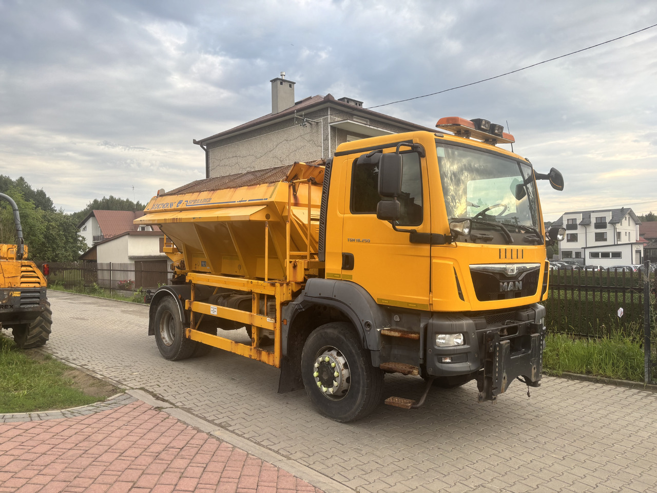 MAN TGM 18.250 4X4BB GRITTER/SPREADER/PLOUGH - Εκχιονιστικό μηχάνημα: φωτογραφία 2 MAN TGM 18.250 4X4BB GRITTER/SPREADER/PLOUGH - Εκχιονιστικό μηχάνημα: φωτογραφία 2