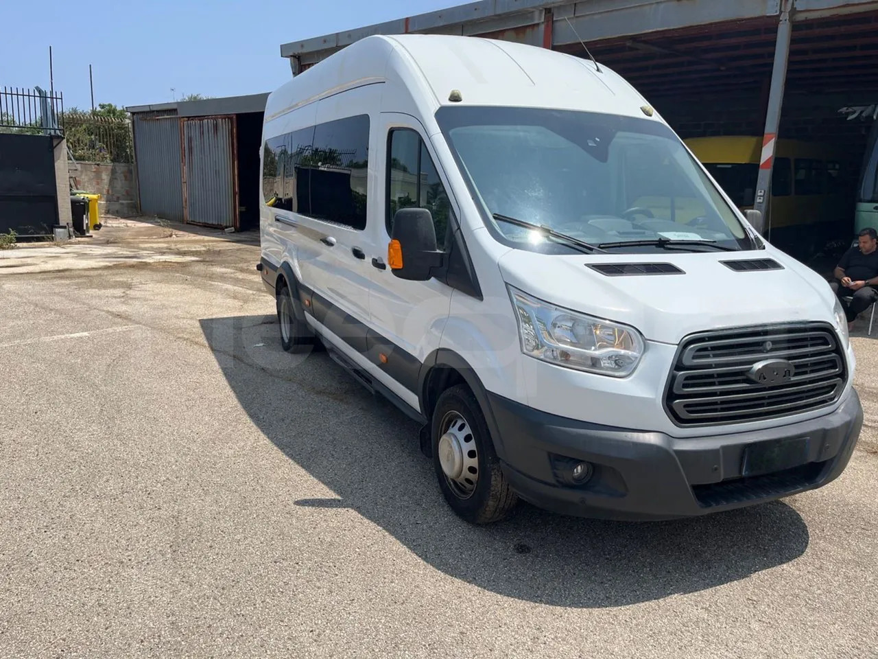 Ford Transit - Μικρό λεωφορείο, Επιβατικό βαν: φωτογραφία 1 Ford Transit - Μικρό λεωφορείο, Επιβατικό βαν: φωτογραφία 1