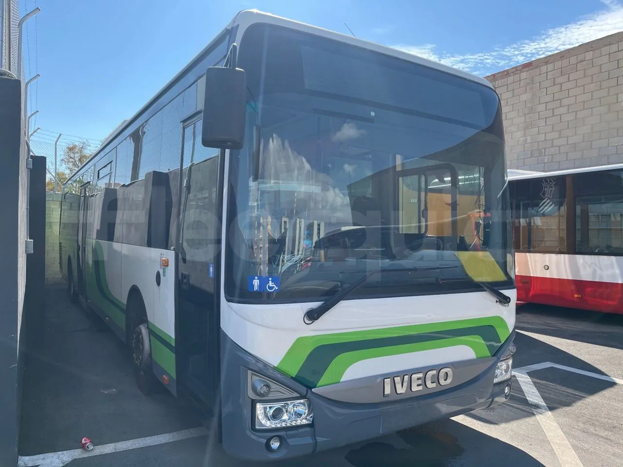 Iveco Crossway - Προαστιακό λεωφορείο: φωτογραφία 1 Iveco Crossway - Προαστιακό λεωφορείο: φωτογραφία 1