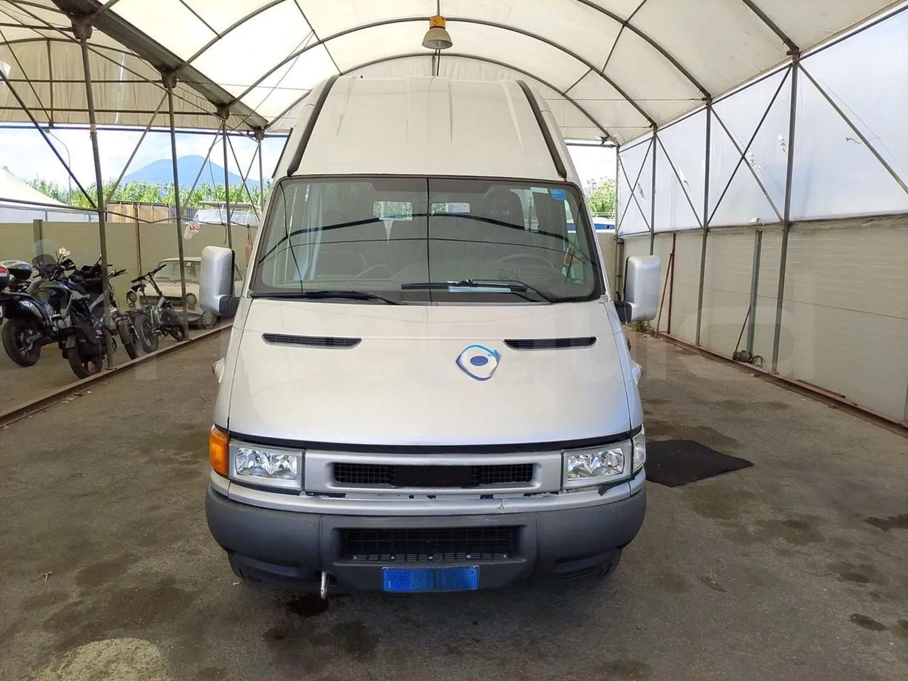 Iveco Daily - Μικρό λεωφορείο, Επιβατικό βαν: φωτογραφία 2 Iveco Daily - Μικρό λεωφορείο, Επιβατικό βαν: φωτογραφία 2