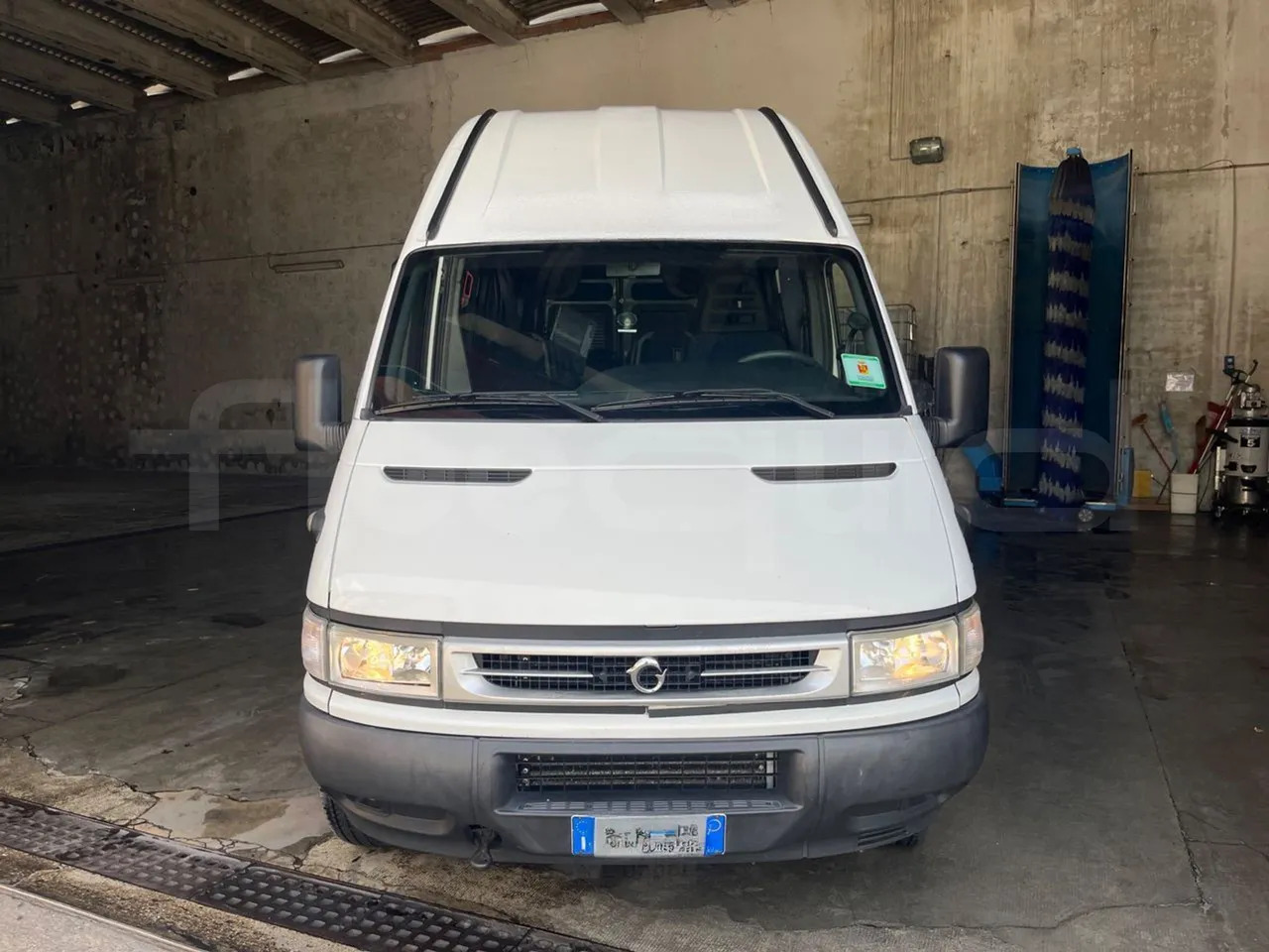 Iveco Daily - Μικρό λεωφορείο, Επιβατικό βαν: φωτογραφία 2 Iveco Daily - Μικρό λεωφορείο, Επιβατικό βαν: φωτογραφία 2
