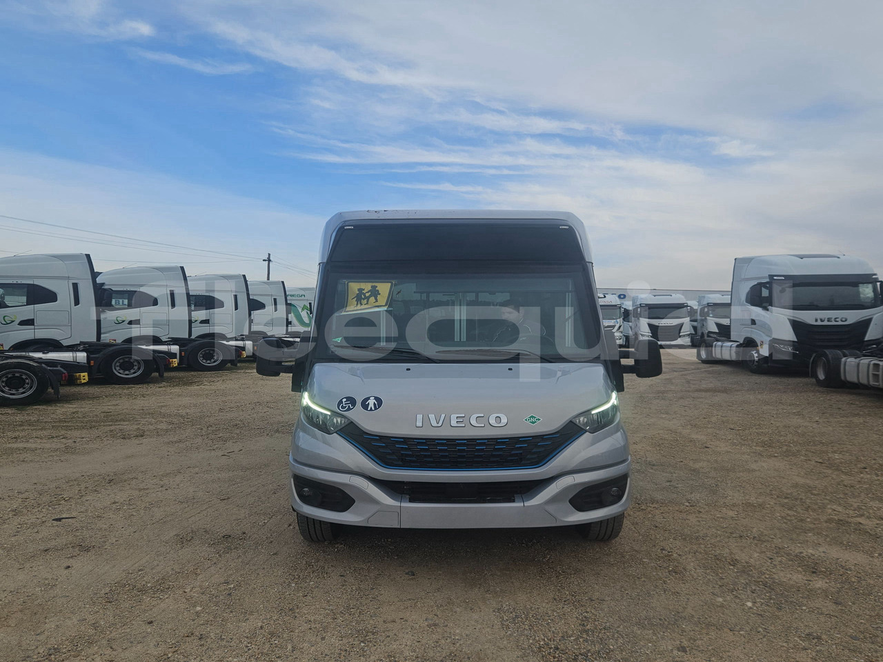 Iveco Indcar - Προαστιακό λεωφορείο: φωτογραφία 2 Iveco Indcar - Προαστιακό λεωφορείο: φωτογραφία 2