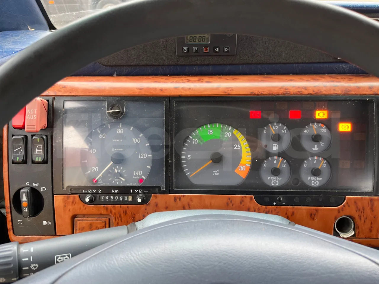 Mercedes-Benz Beluga - Πούλμαν: φωτογραφία 3 Mercedes-Benz Beluga - Πούλμαν: φωτογραφία 3