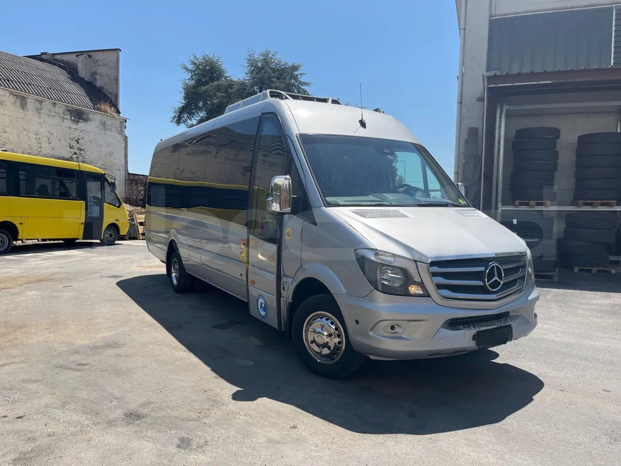 Μικρό λεωφορείο, Επιβατικό βαν Mercedes-Benz Sprinter: φωτογραφία 1