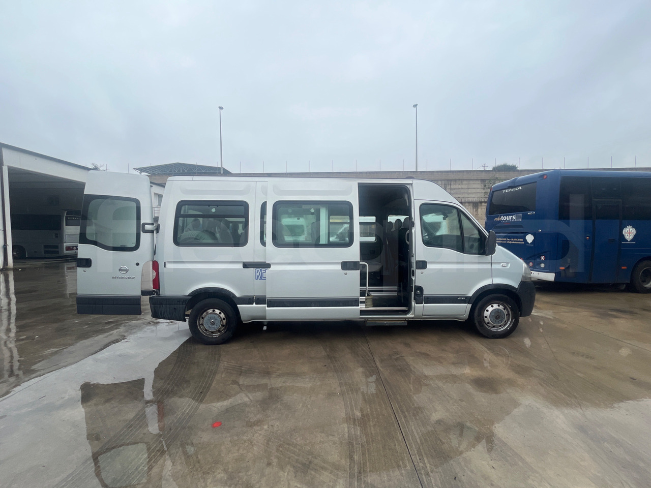 Nissan Interstar - Μικρό λεωφορείο, Επιβατικό βαν: φωτογραφία 4 Nissan Interstar - Μικρό λεωφορείο, Επιβατικό βαν: φωτογραφία 4
