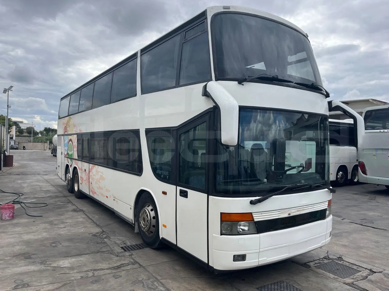 Setra S328 - Πούλμαν: φωτογραφία 1 Setra S328 - Πούλμαν: φωτογραφία 1