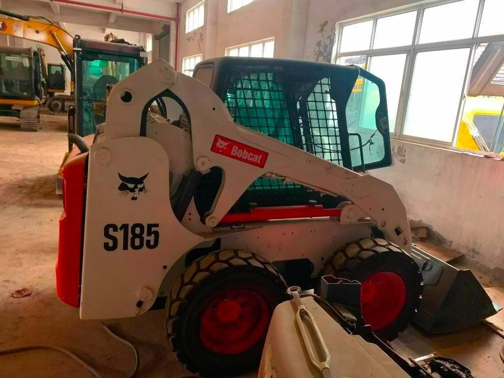 Bobcat S 185 - Φορτωτής πλάγιας ολίσθησης: φωτογραφία 4 Bobcat S 185 - Φορτωτής πλάγιας ολίσθησης: φωτογραφία 4