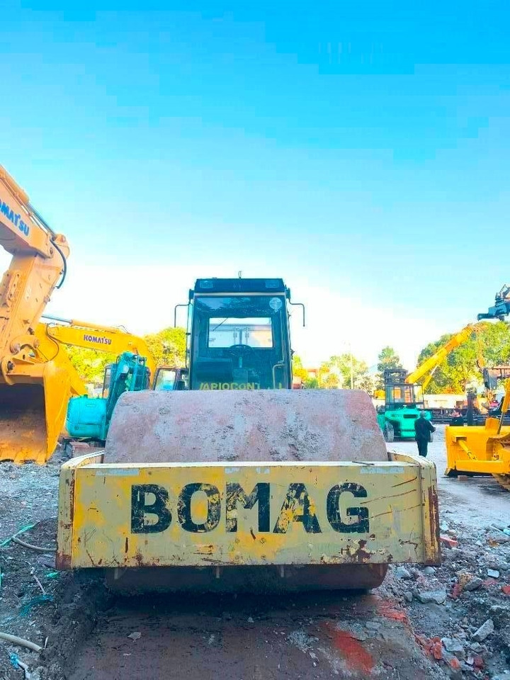 Bomag BW 225 D-3 - Ασφαλτικός οδοστρωτήρας: φωτογραφία 4 Bomag BW 225 D-3 - Ασφαλτικός οδοστρωτήρας: φωτογραφία 4