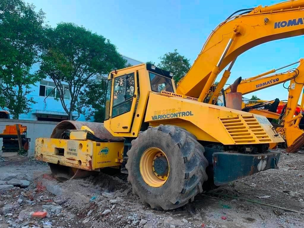 Bomag BW 225 D-3 - Ασφαλτικός οδοστρωτήρας: φωτογραφία 1 Bomag BW 225 D-3 - Ασφαλτικός οδοστρωτήρας: φωτογραφία 1