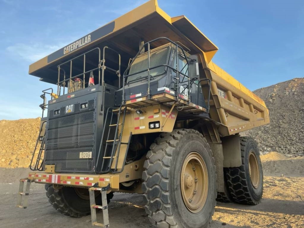 CAT 777e - Ανατρεπόμενο όχημα μεταφοράς λατομικών υλικών: φωτογραφία 1 CAT 777e - Ανατρεπόμενο όχημα μεταφοράς λατομικών υλικών: φωτογραφία 1